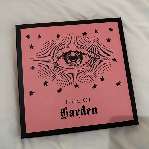 Rare Gucci Garden Scarf - Picture 2 of 8